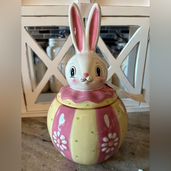 Joanna Parker/ Carnival Cottage Bunny Candy Dish - Picture 1 of 2